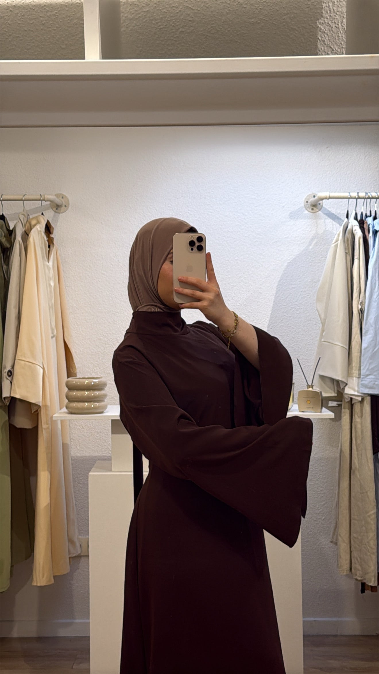 ALMA DRESS | Robe cintré avec col foulard