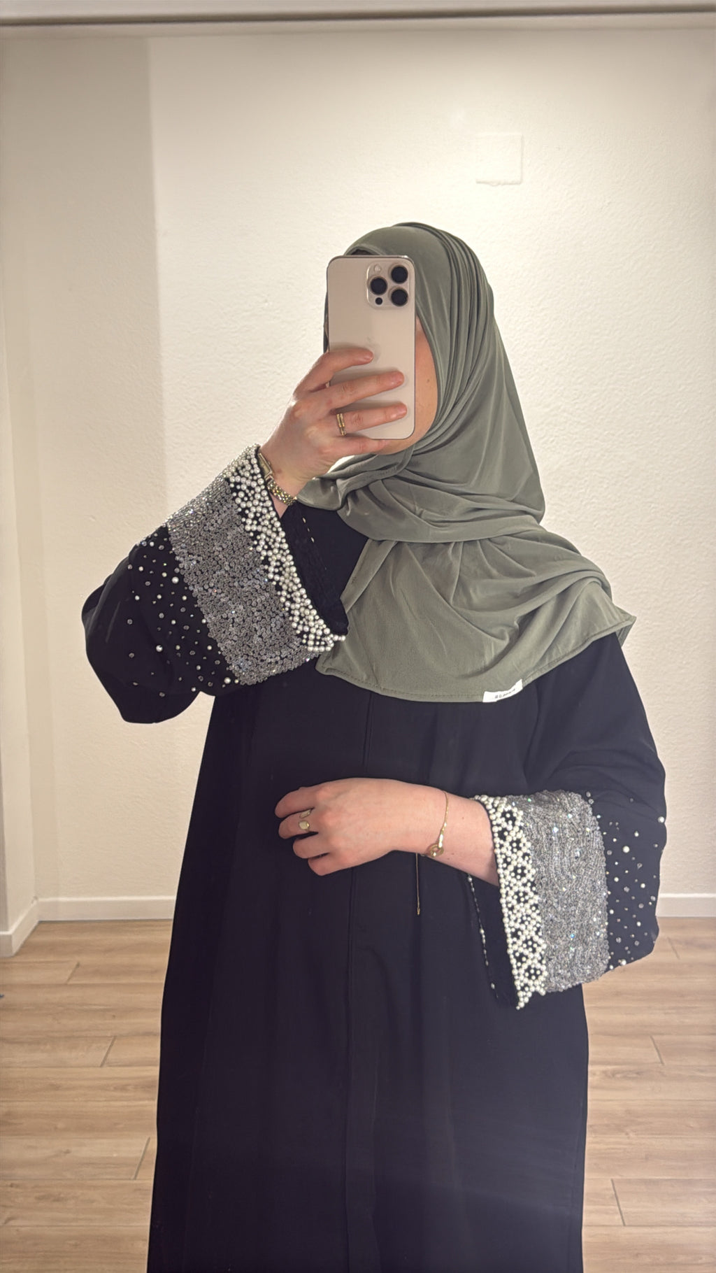 PEARLY ABAYA | Abaya avec manches ornés de perles