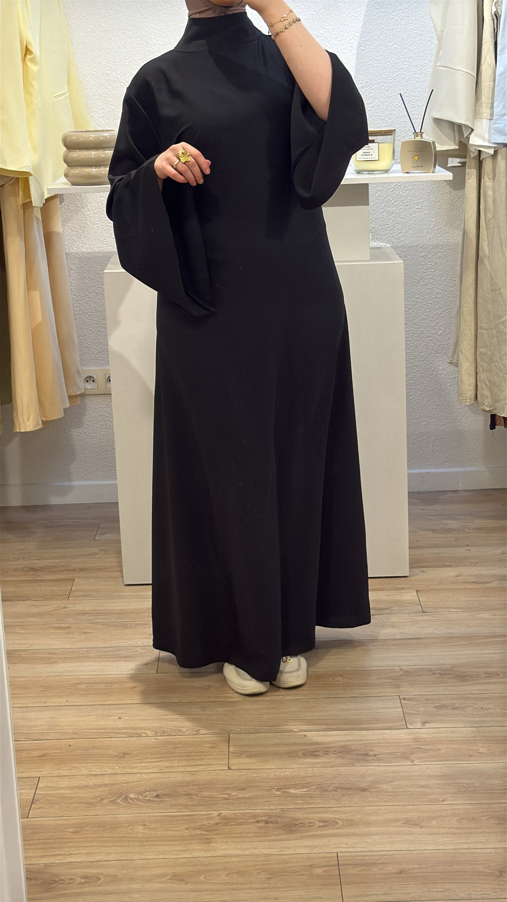 ALMA DRESS | Robe cintré avec col foulard