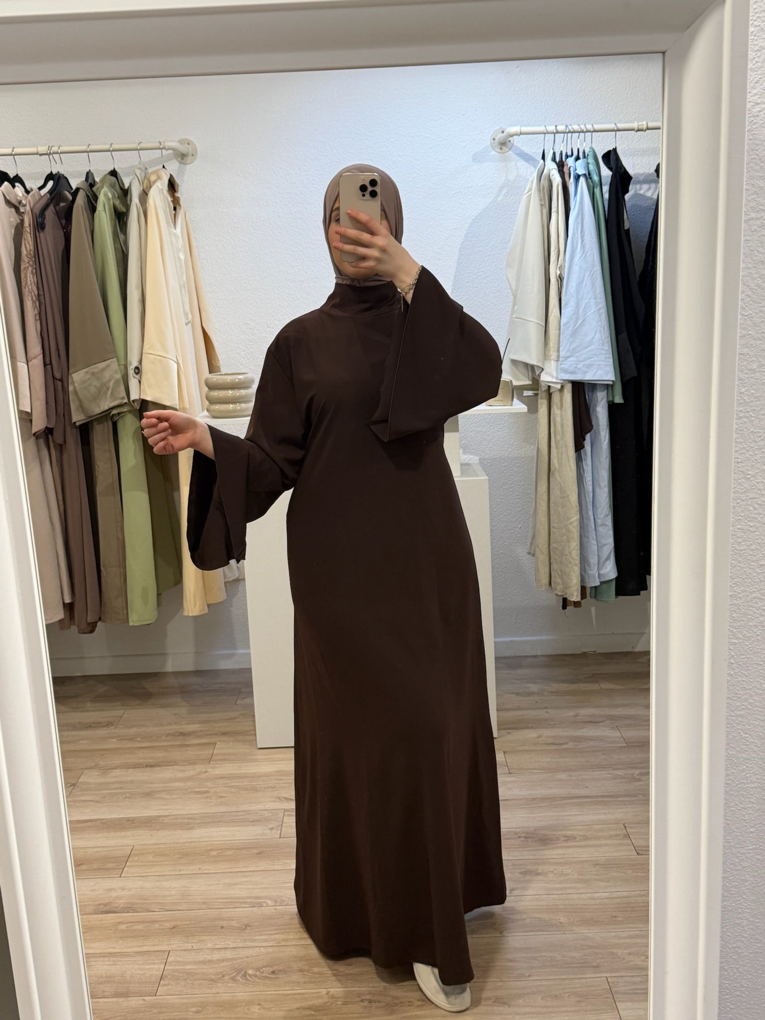 ALMA DRESS | Robe cintré avec col foulard